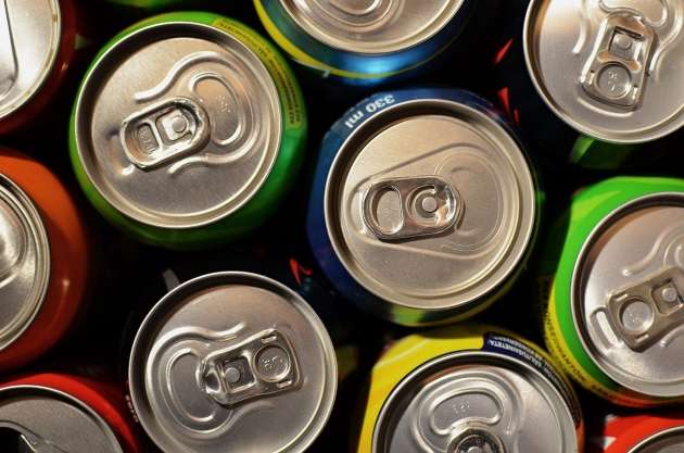 Perut kembung saat puasa karena minuman manis dalam kemasan.