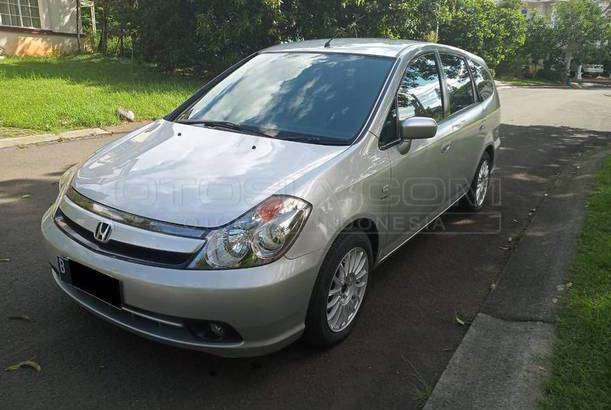 Mobil Bekas Honda Stream 1.7
