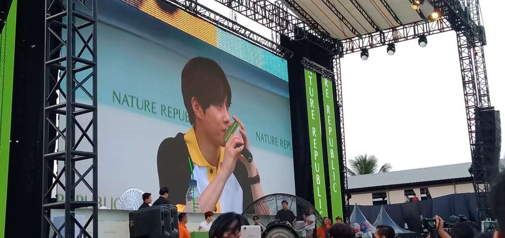 EXO