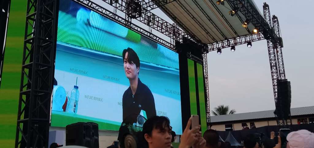 EXO