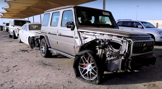 Kuburuan mobil mewah. (2)