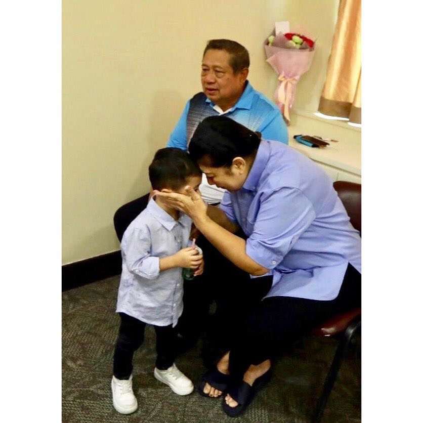 Ibu Ani Yudhoyono