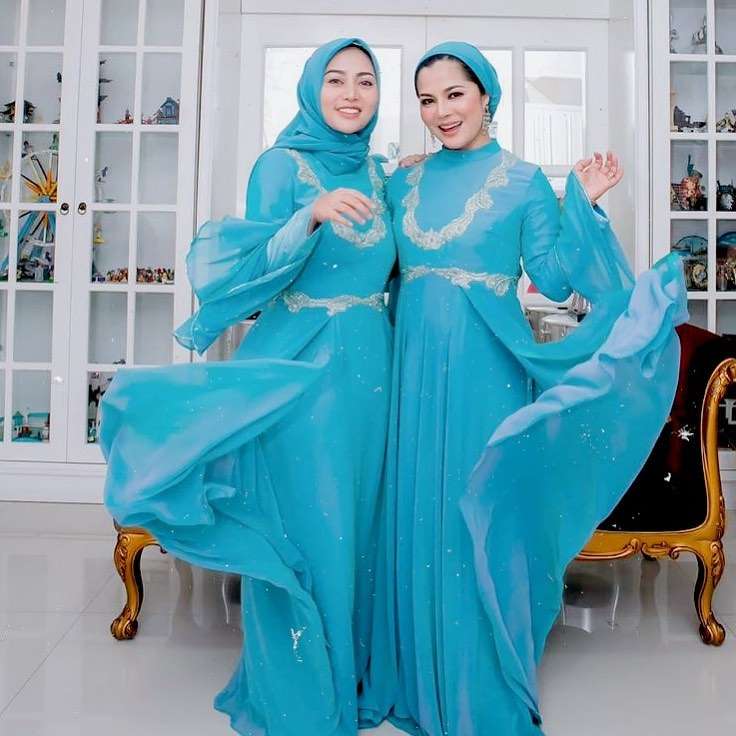 Instagram.com/rachelvennya