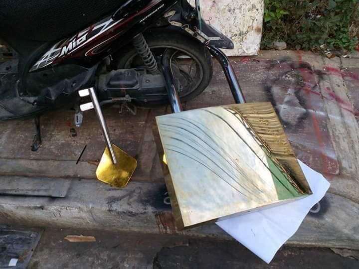 Ada kunci raksasanya juga.