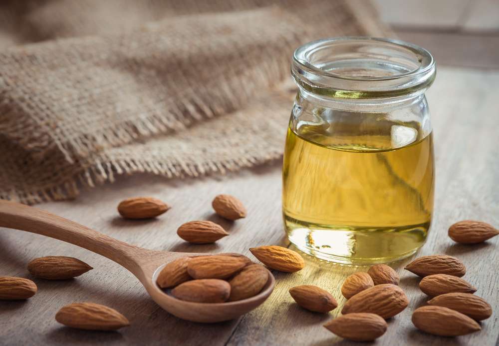 Minyak Almond