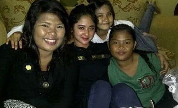 Foto lama Dewi Perssik