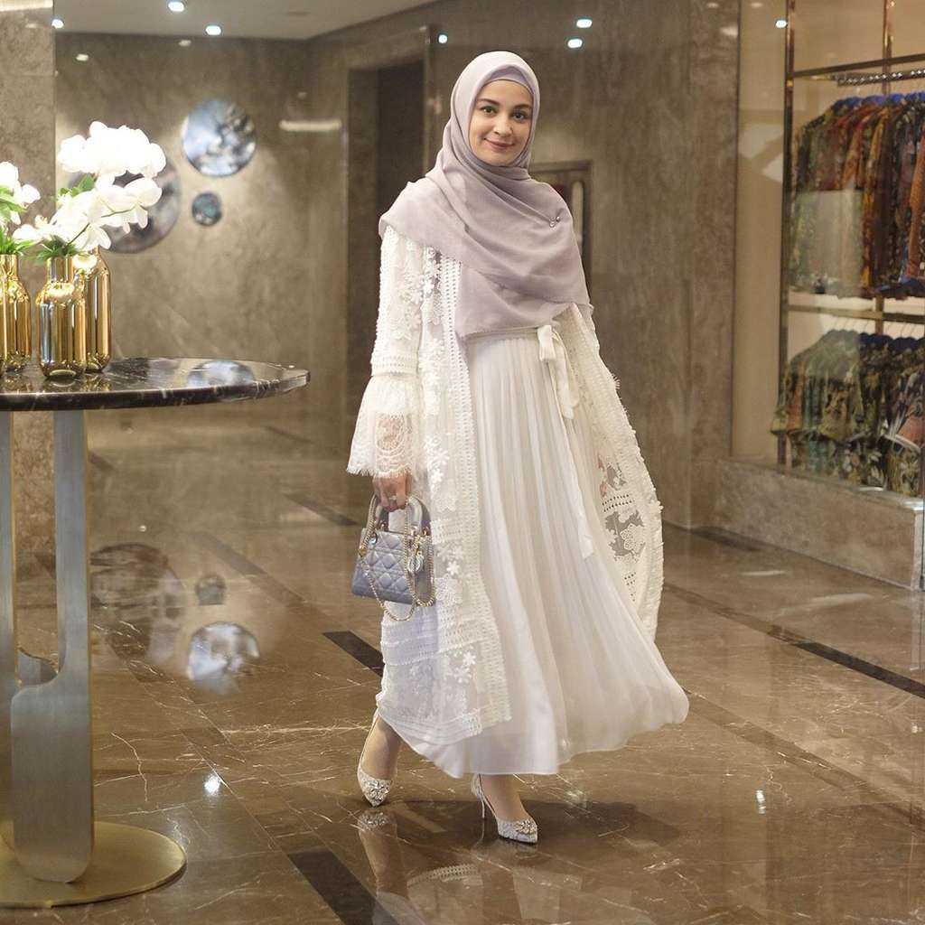 shireen sungkar