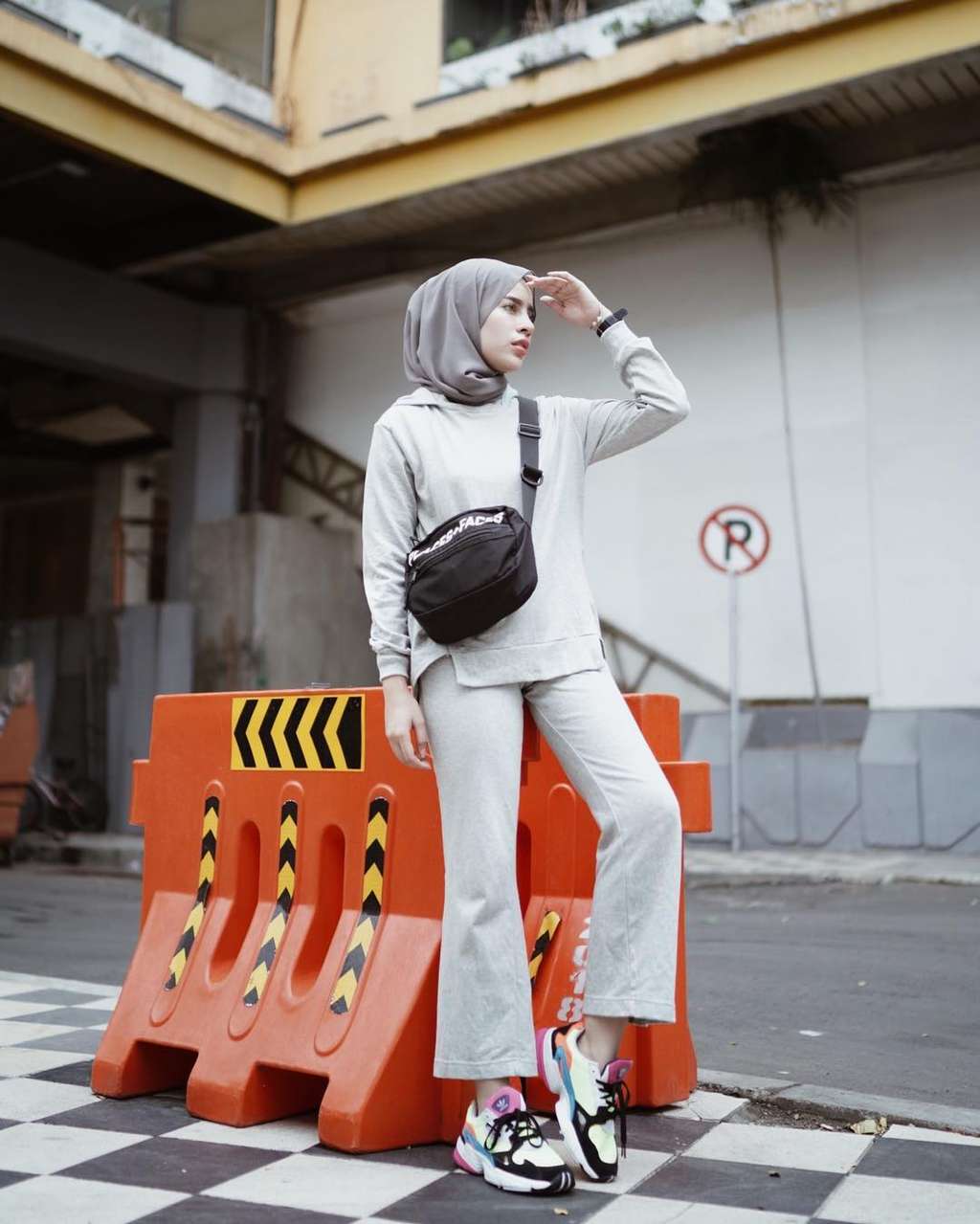 Pesona Gaya Hijab Aghnia Punjabi, Bisa Ditiru