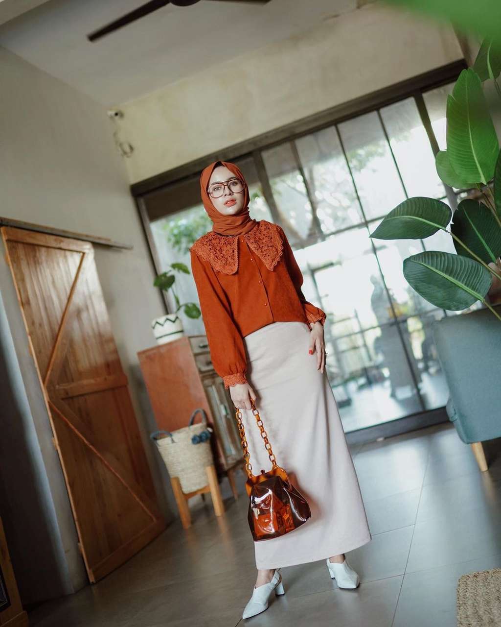 Pesona Gaya Hijab Aghnia Punjabi, Bisa Ditiru