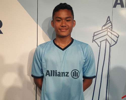 Allianz memberangkatkan Fariz berlatih sepakbola di Singapura dan Jerman (Foto: Dream.co.id/Muhammad Ilman Nafi'an)