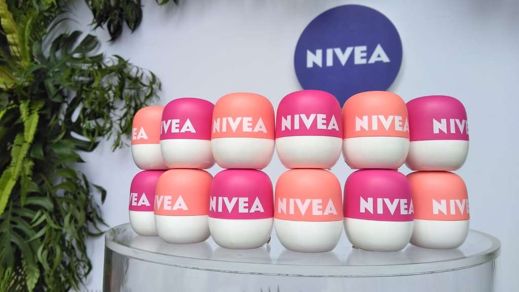 Nivea Lip Balm Pop Ball