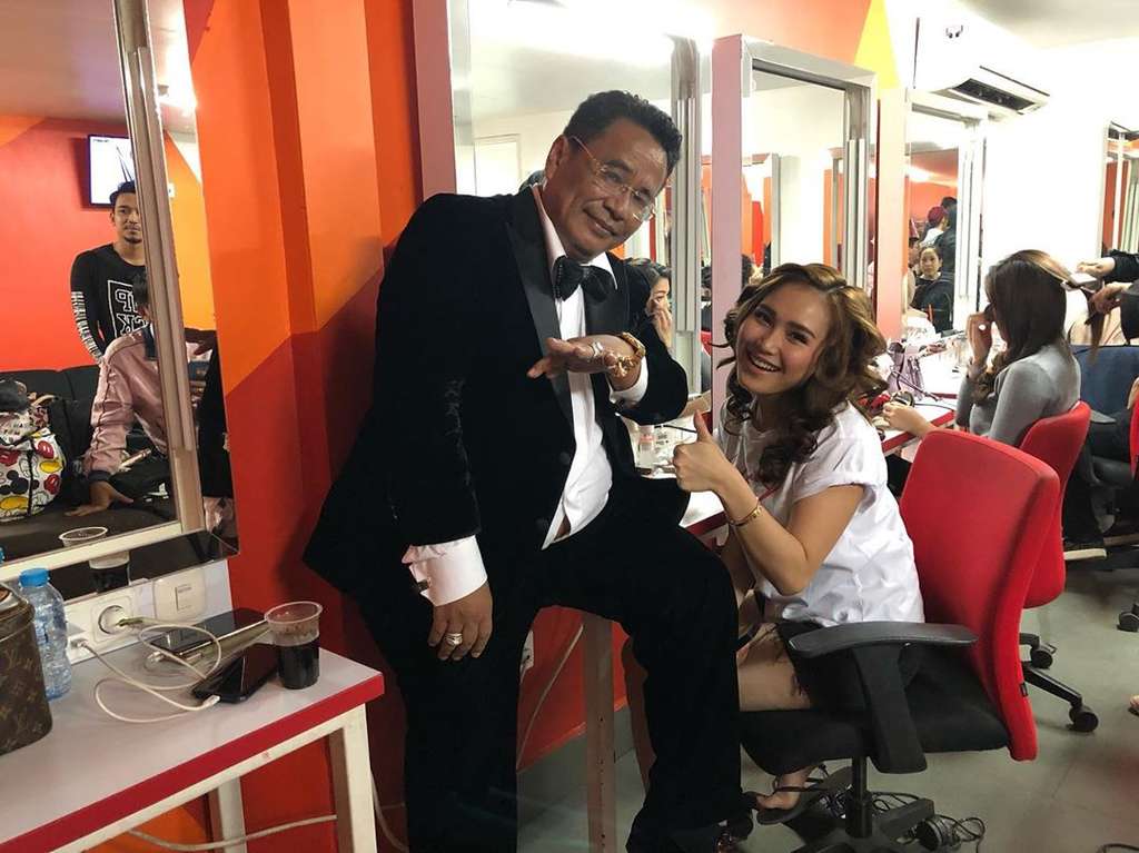 ayu dan hotman paris
