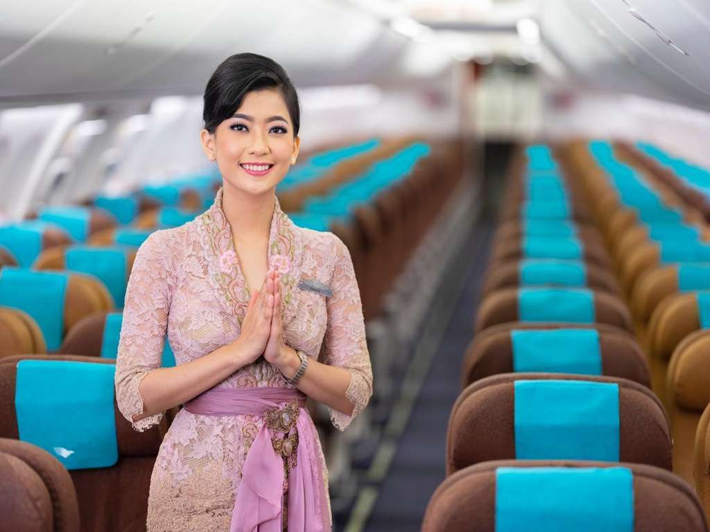 Kebaya pramugari Garuda karya Anne Avantie (1)