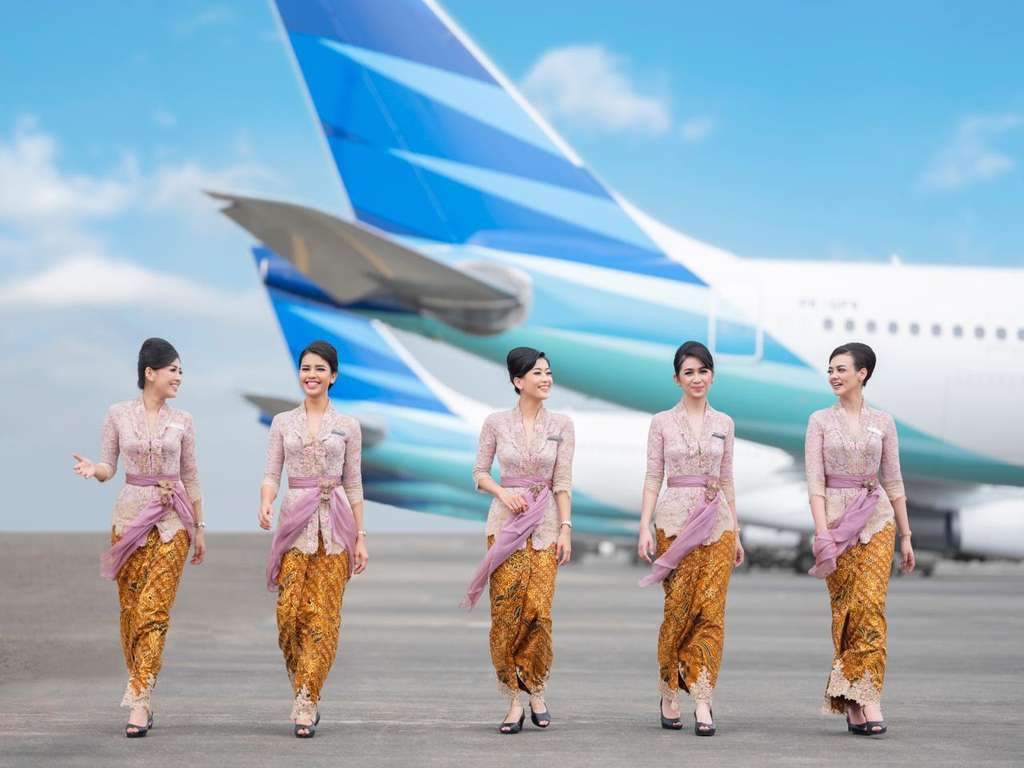 Kebaya pramugari Garuda karya Anne Avantie (2)