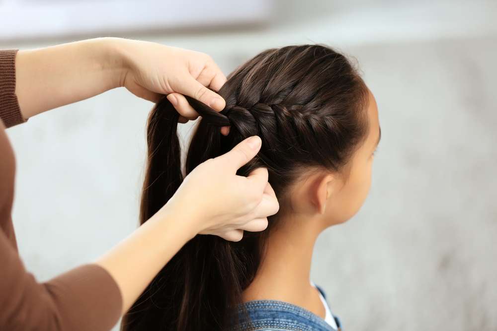 Cara mengikat rambut anak