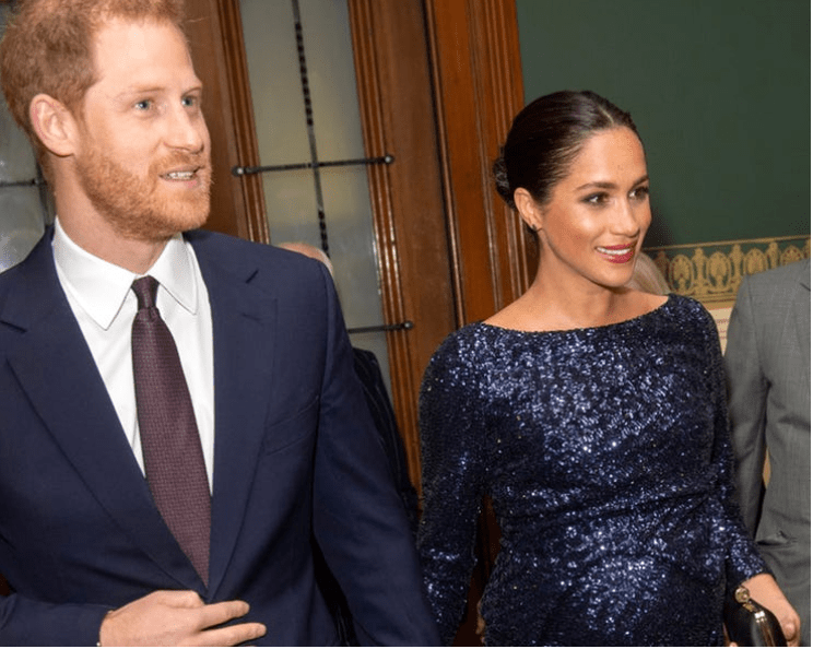 10 Outfit Meghan Markle Berharga Fantastis