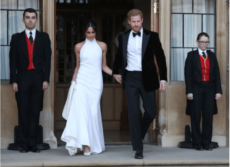 10 Outfit Meghan Markle Berharga Fantastis