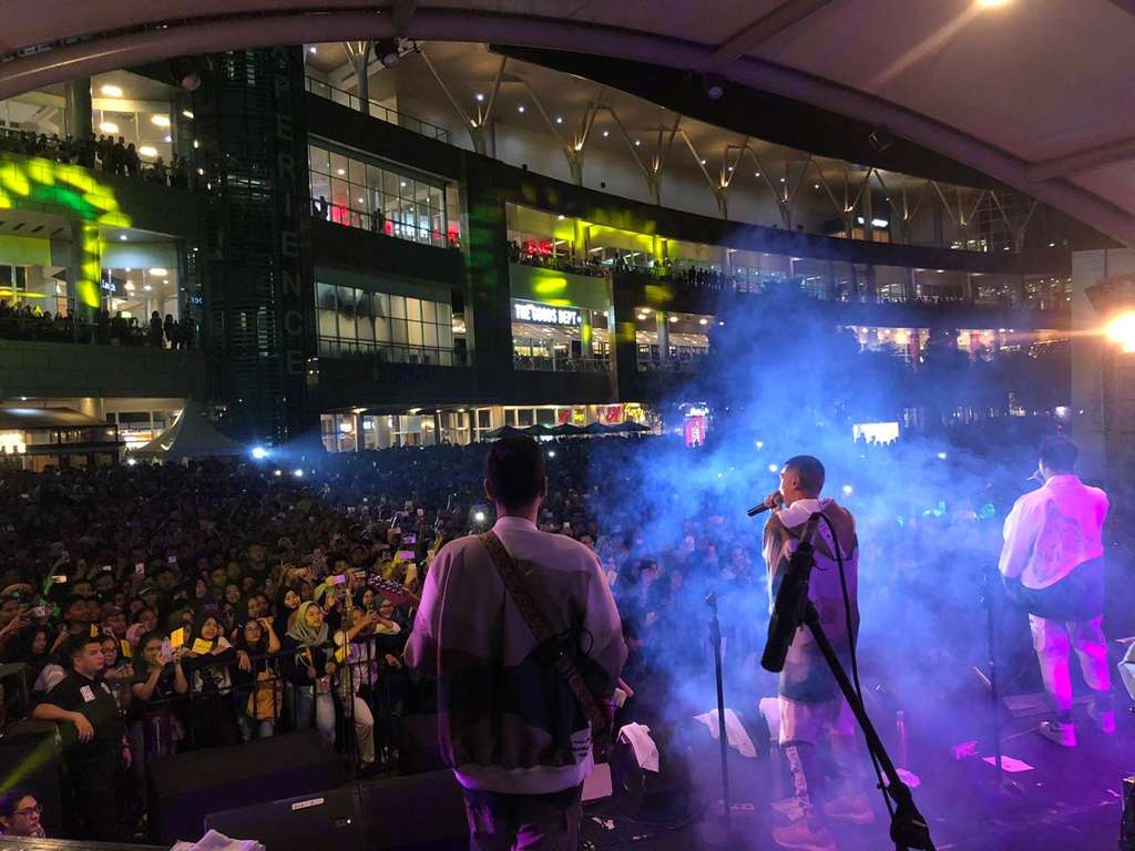 TRAX FM