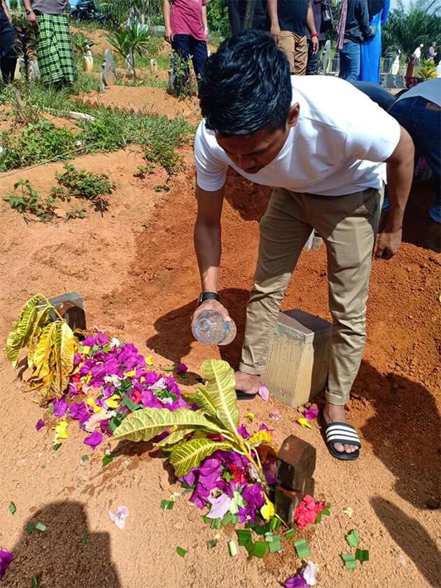 Genap 3 bulan menikah, sang istri meninggal dunia.