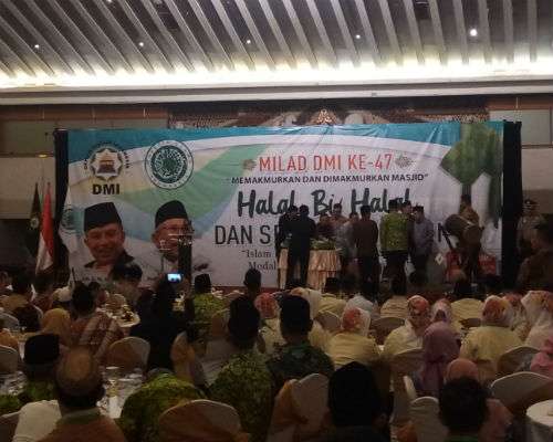 Halal bihalal Dewan Masjid Indonesia (DMI) (Foto: Dream.co.id/Muhammad Ilman Nafi'an) Halal bihalal Dewan Masjid Indonesia (DMI) (Foto: Dream.co.id/Muhammad Ilman Nafi'an)