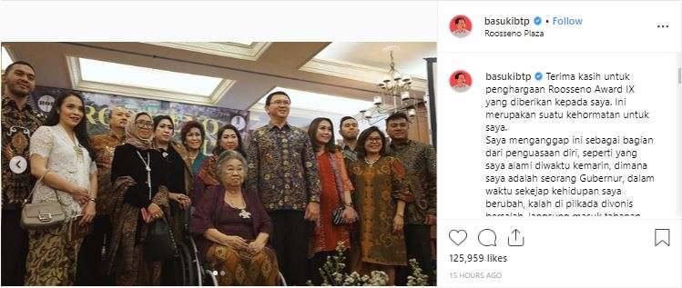 Unggahan Ahok saat menerima penghargaan
