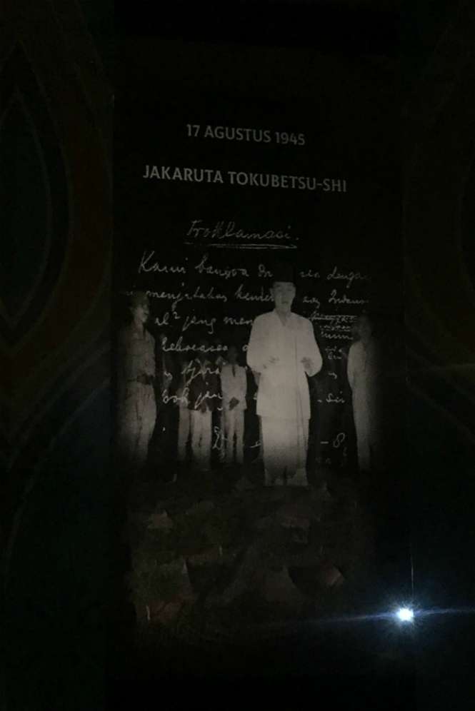 Pameran Hologram