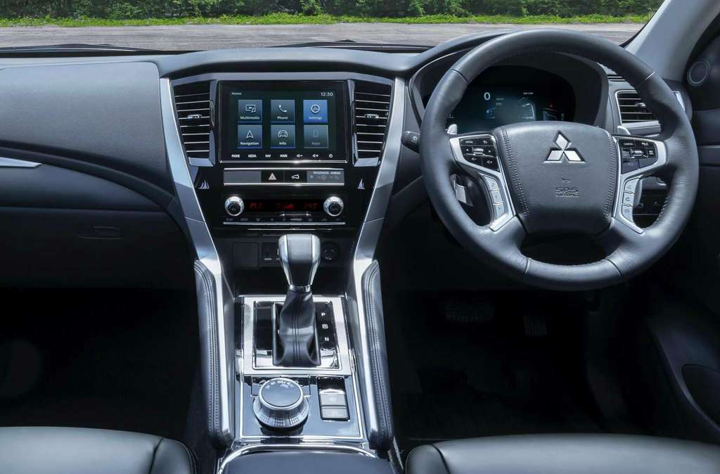Kabin Mitsubishi Pajero Sport baru.