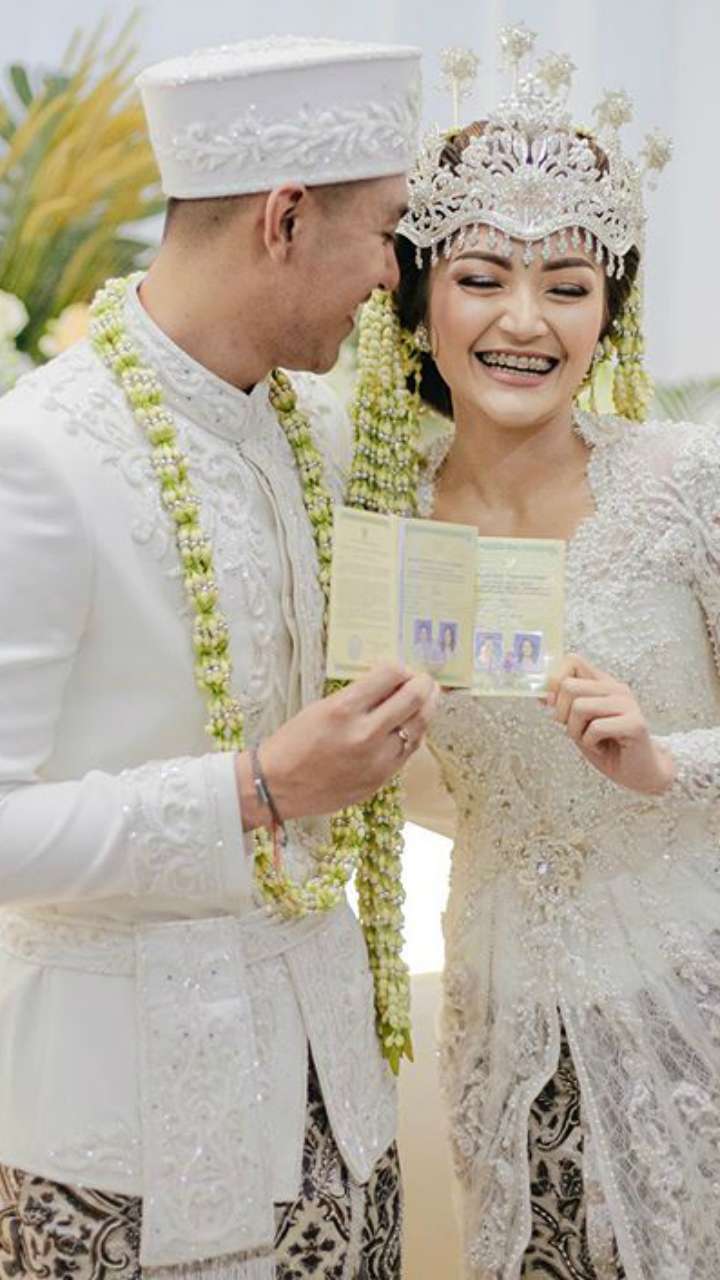 Pernikahan Siti Badriah dan Krisjiana Baharudin