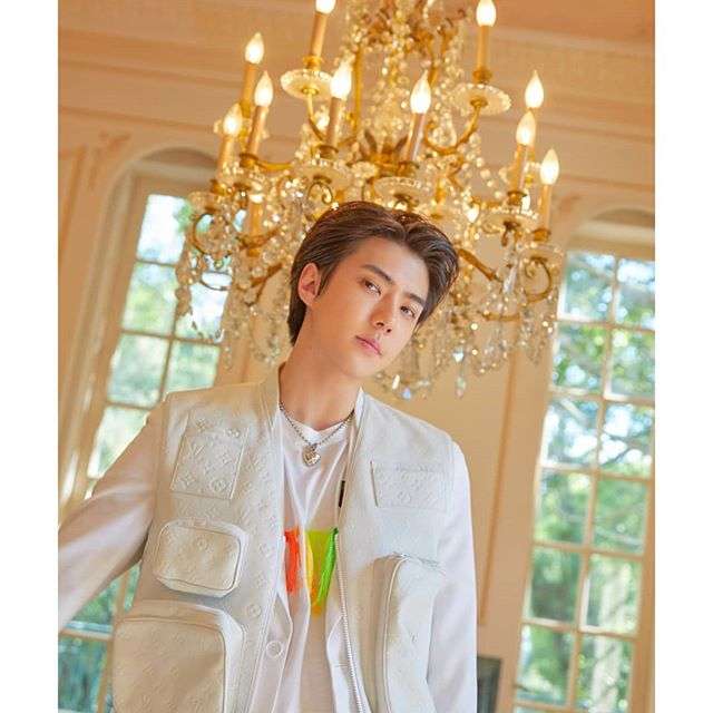 Pesona Gaya Fashion EXO-SC pada Debut Pertamanya