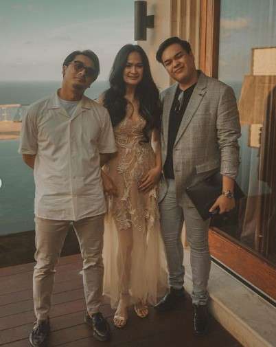 donna harun dan kedua anaknya