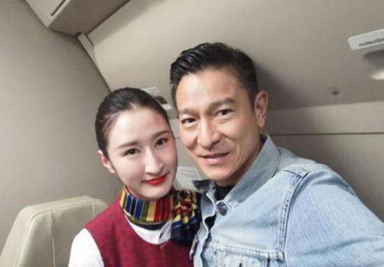 Pramugari foto selfie bersama Andy Lau