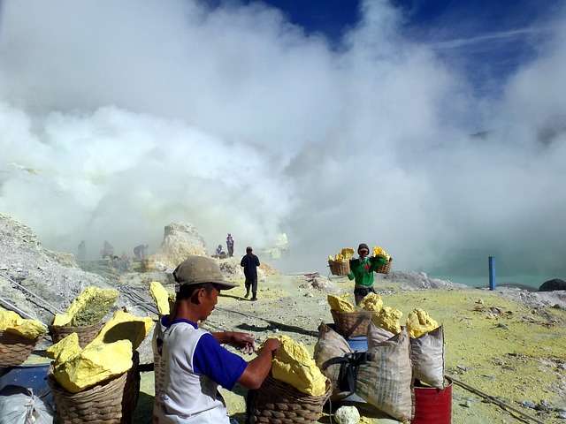 Penambang Belerang