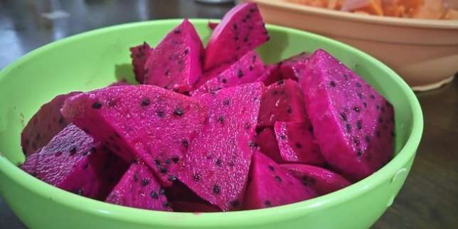8 Manfaat Buah Naga Merah: Dari Mengatasi Batuk hingga Kanker