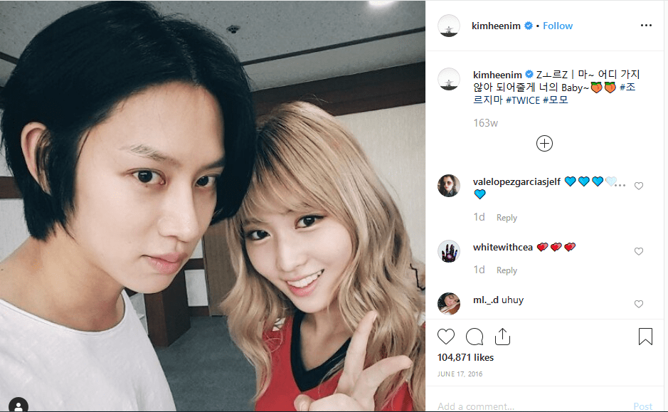 Intip Momen Manis Momo Twice dan Heechul Super Junior