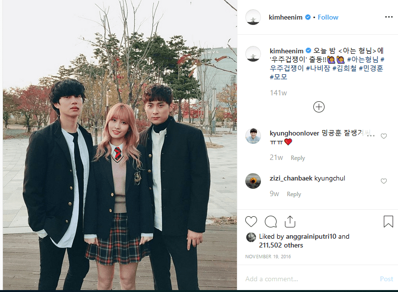 Intip Momen Manis Momo Twice dan Heechul Super Junior