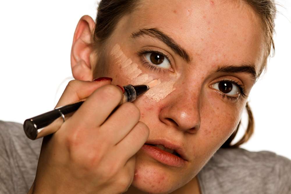 Memakai Concealer