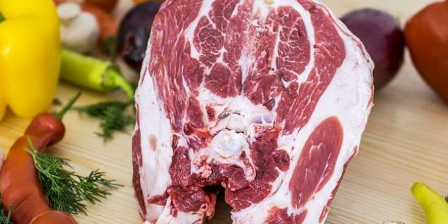 8 Cara Menghilangkan Bau pada Daging Kambing