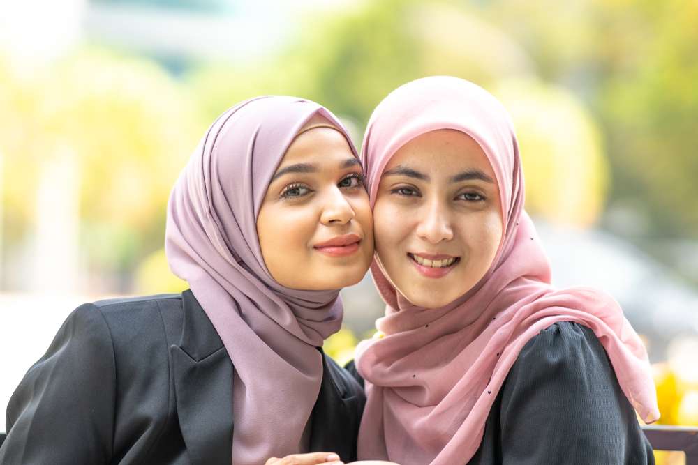 Manfaat Minyak Kelapa untuk Rambut Berhijab
