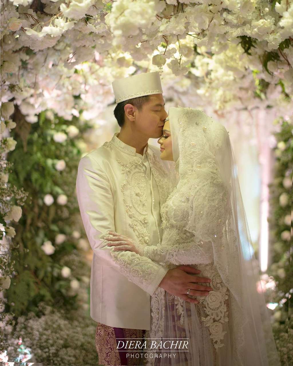 roger danuarta dan cut meyriska