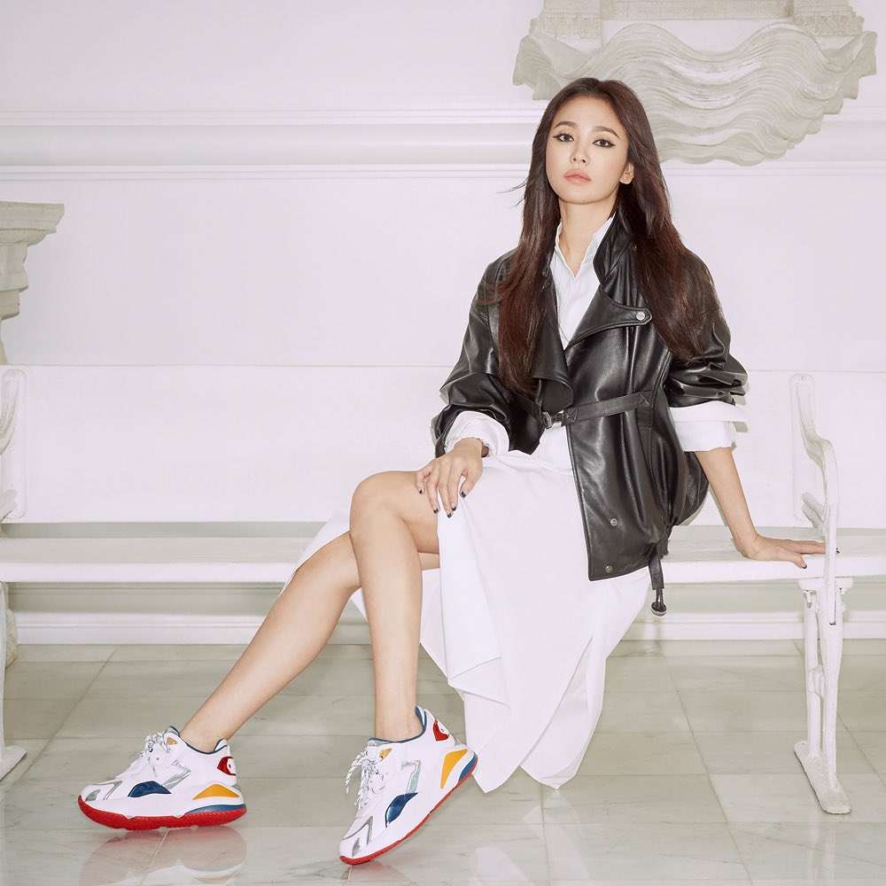 Song Hye Kyo Tampil Chic dalam Kampanye Brand Sepatu