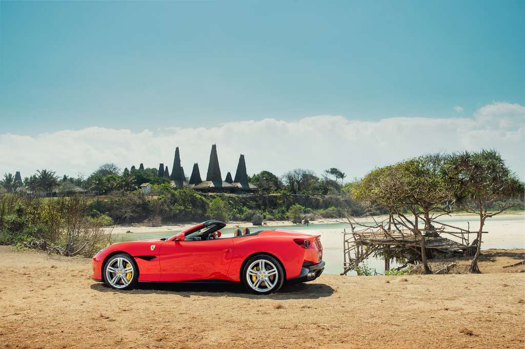 Ferrari Portofino di Pantai Rantenggaro, Sumba. Ferrari Portofino di Pantai Rantenggaro, Sumba.