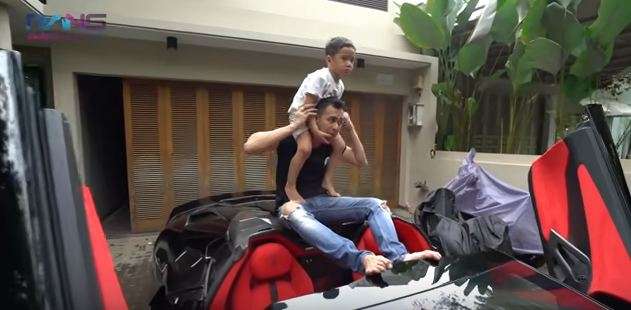 Raffi Ahmad memodifikasi interior Lamborghini Aventador SVJ