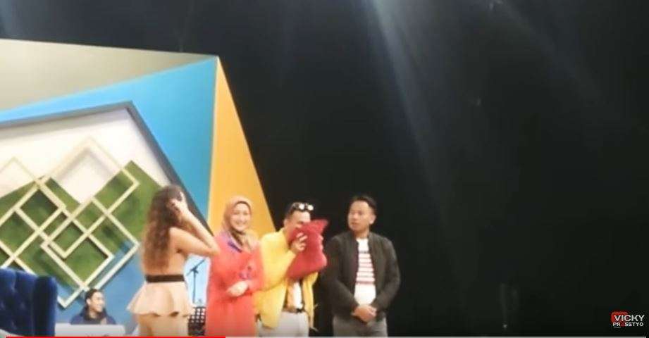 desy ratnasari