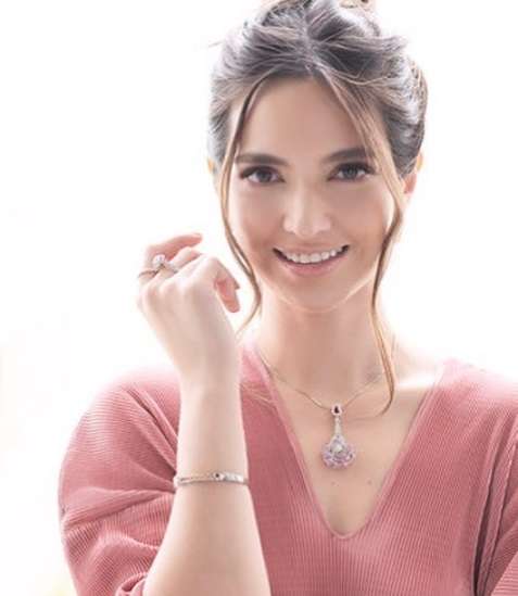 Nia Ramadhani Nia Ramadhani
