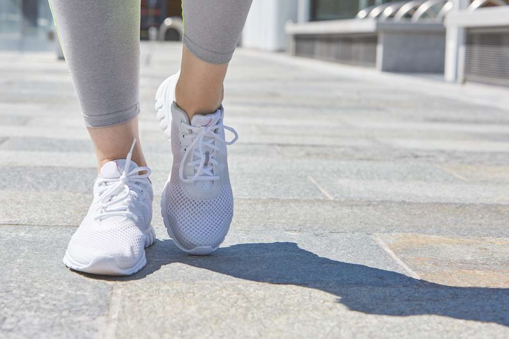 Tips Memilih Sepatu Sesuai Jenis Kaki