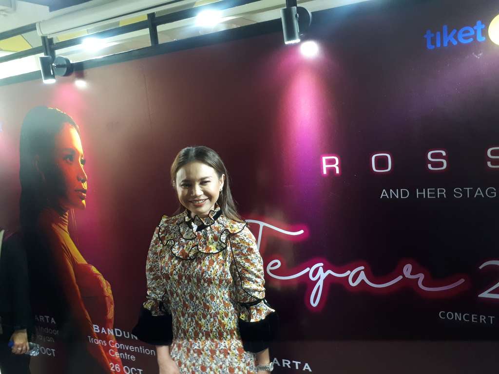 konser rossa