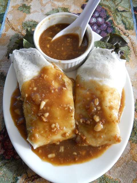 4 Cara Membuat Siomay beserta Bumbu Kacangnya