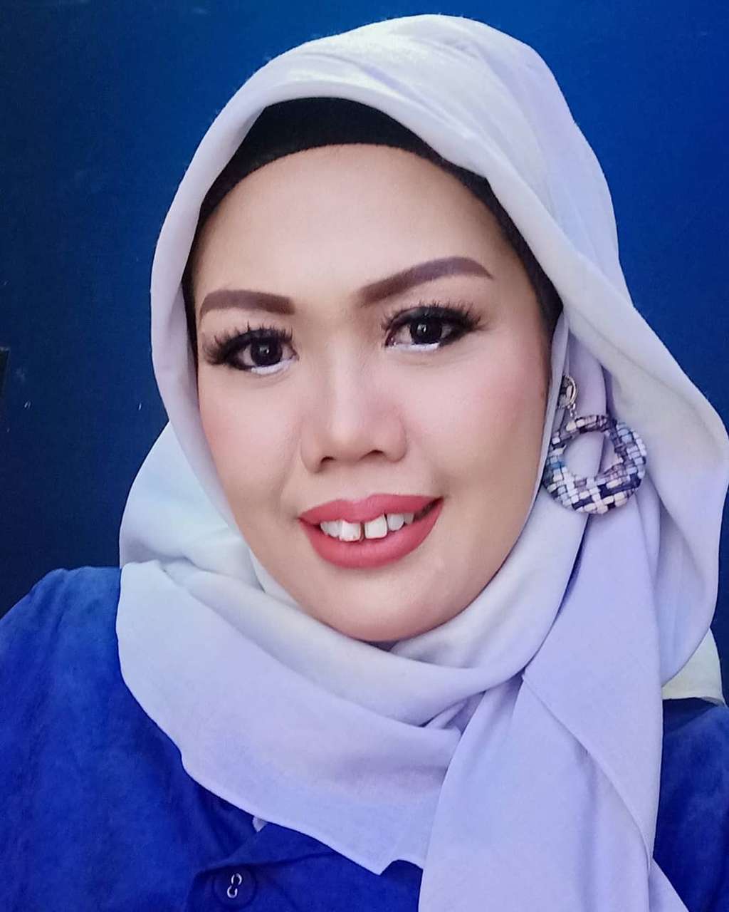 Elly Sugigi