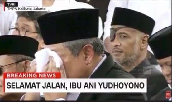 Thareq Kemal di belakang SBY