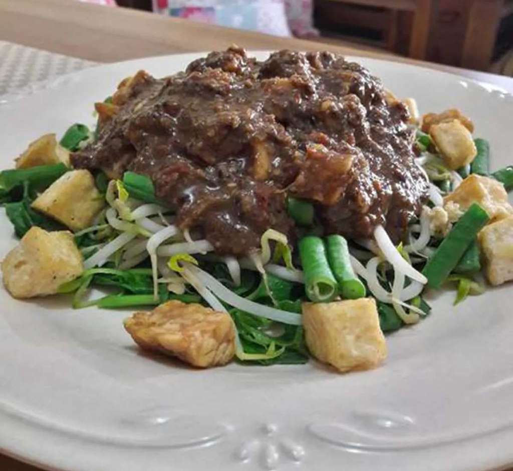 Rujak khas Indonesia